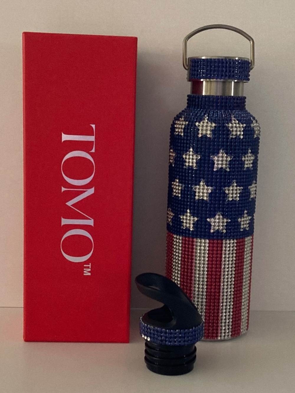 TOMO American Dream Water Bottle + Glam Straw Lid/750ml/25oz./BRAND NEW IN BOX!